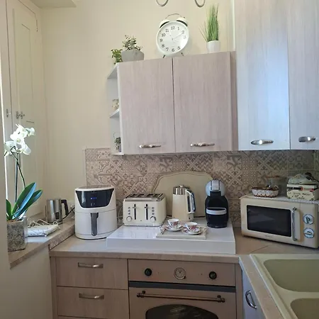 Bed & Breakfast La Petite Maison D'emilie 3*
