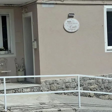 La Petite Maison D'emilie